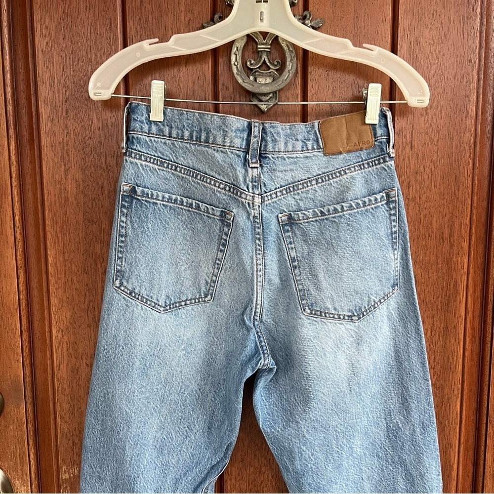 Aeropostale Distressed Jeans - Picture 5 of 11